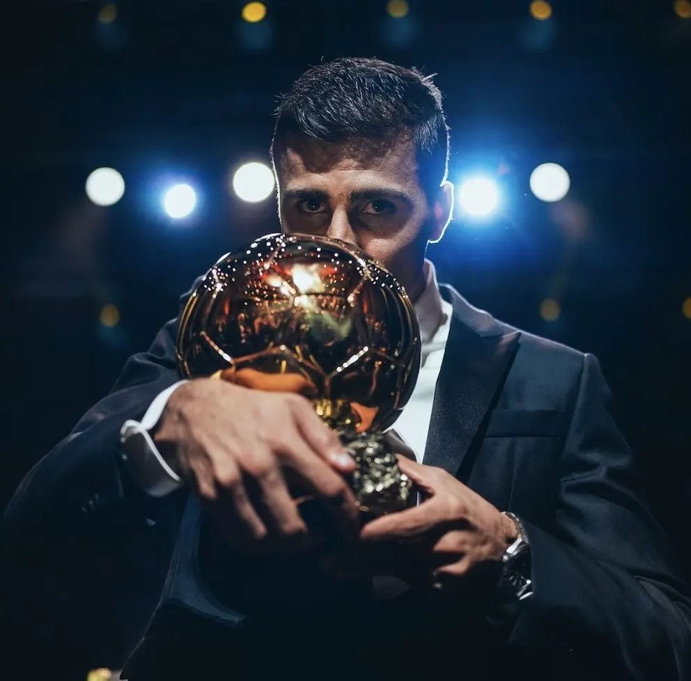 Khi Rodri giành Quả bóng vàng, Vinicius Jr. đã không đến dự (Ảnh: Infobae)