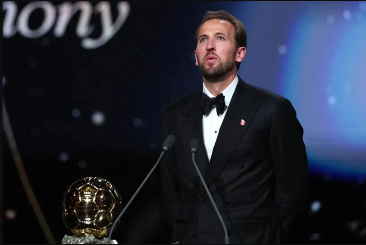Harry Kane trở thành chủ nhân Quả bóng vàng 2026, khép lại 25 năm chờ đợi của bóng đá Anh (Ảnh: AFP)