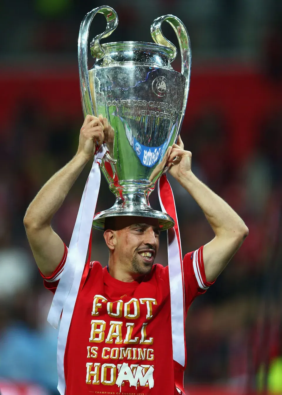 Mặc dù Bayern giành cú ăn ba năm 2013, Ribery vẫn không được nhận Quả bóng vàng, giải thưởng thuộc về Cristiano Ronaldo (Ảnh: Getty Images)