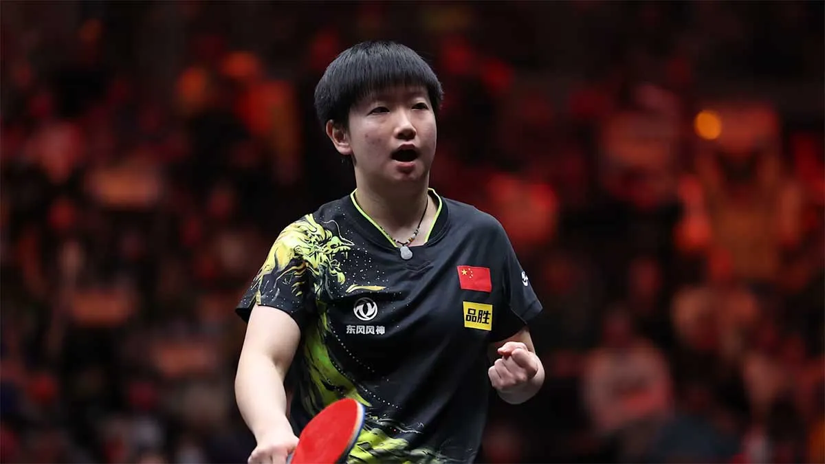 Sau khoảng ba tuần vắng mặt vì vấn đề sức khỏe, Sun Yingsha trở lại thi đấu tại WTT Champions Montpellier 2026 bằng cuộc đối đầu với tay vợt chủ nhà Camille Lutz (Ảnh: Sina)