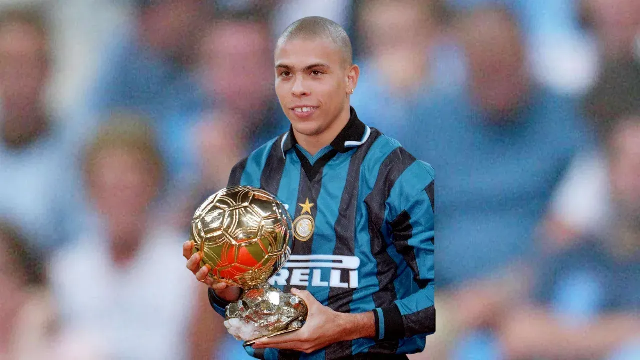 Ronaldo Nazario vẫn giữ kỷ lục cầu thủ trẻ nhất giành Quả bóng vàng (Ảnh: Getty)