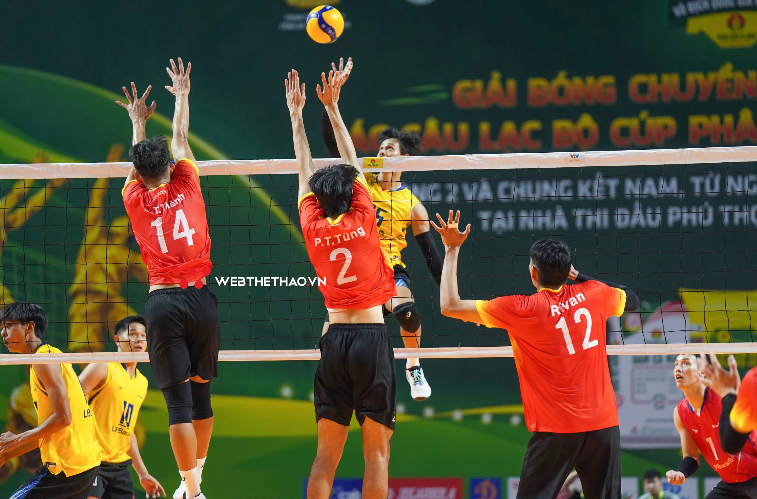 Thể Công Tân Cảng