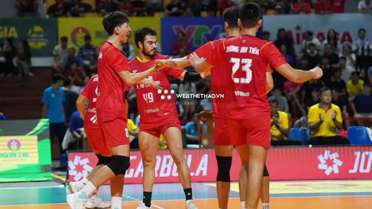 Công an TP.HCM thắng trận derby, củng cố vị trí thứ 2 ở giải bóng chuyền VĐQG