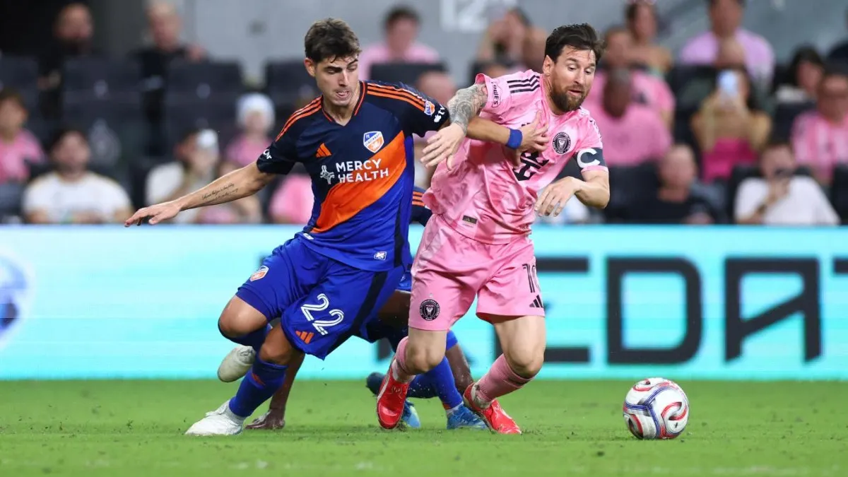 Messi vô tình nhận thẻ vàng và bị treo giò ở trận tới cùng Inter Miami