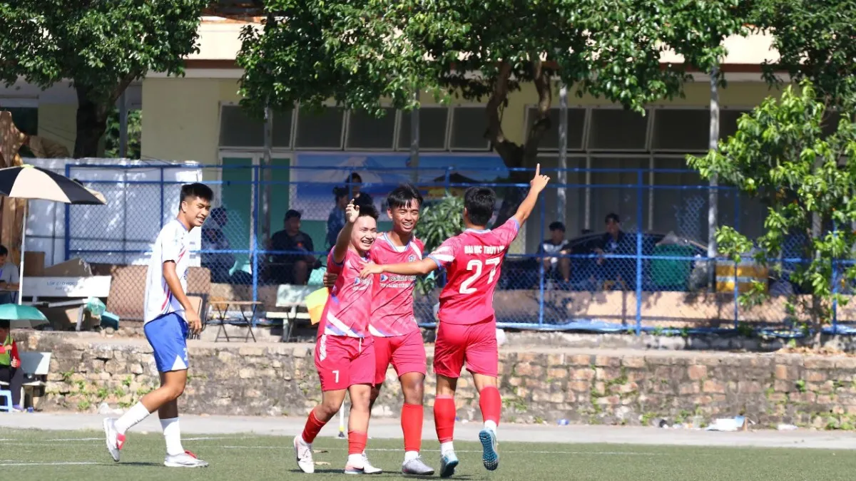 Thủy Lợi ghi 5 bàn vào lưới HNUE, khẳng định sức mạnh ở Tứ kết NUC 2026