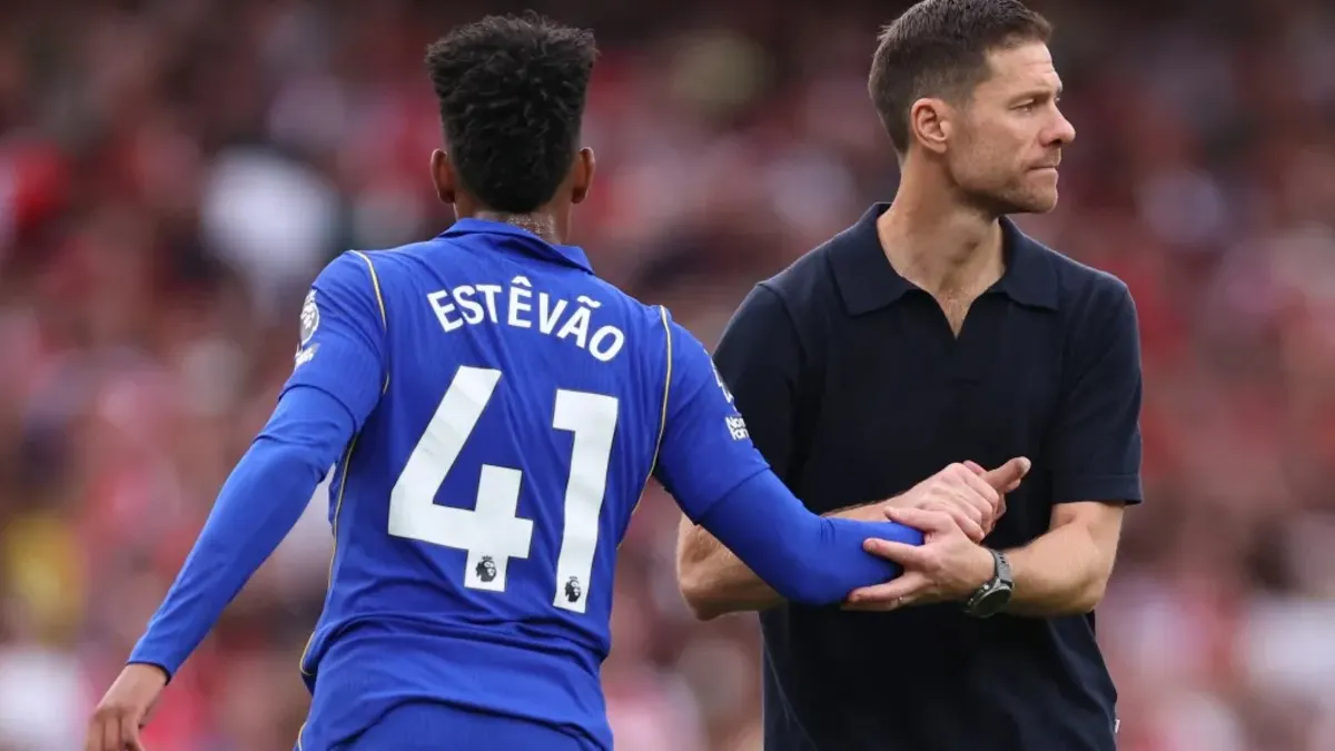 Vì sao Xabi Alonso đã sai khi phớt lờ Estevao trong đội hình Chelsea?
