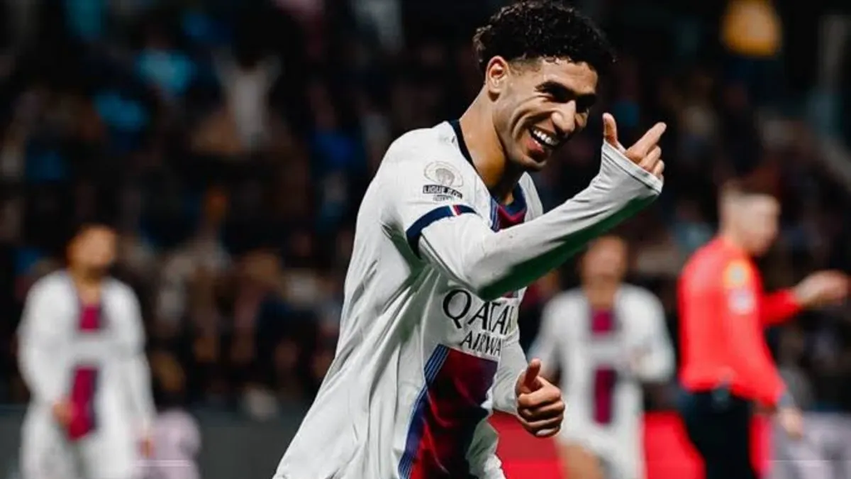 Achraf Hakimi gây choáng váng khi lập hat-trick và 2 pha kiến tạo trong vai trò hậu vệ phải của PSG